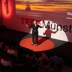 Stefanie Voss - Keynote Speaker, Speakerin, TEDx Bühne, TEDx Talk, Vortrag