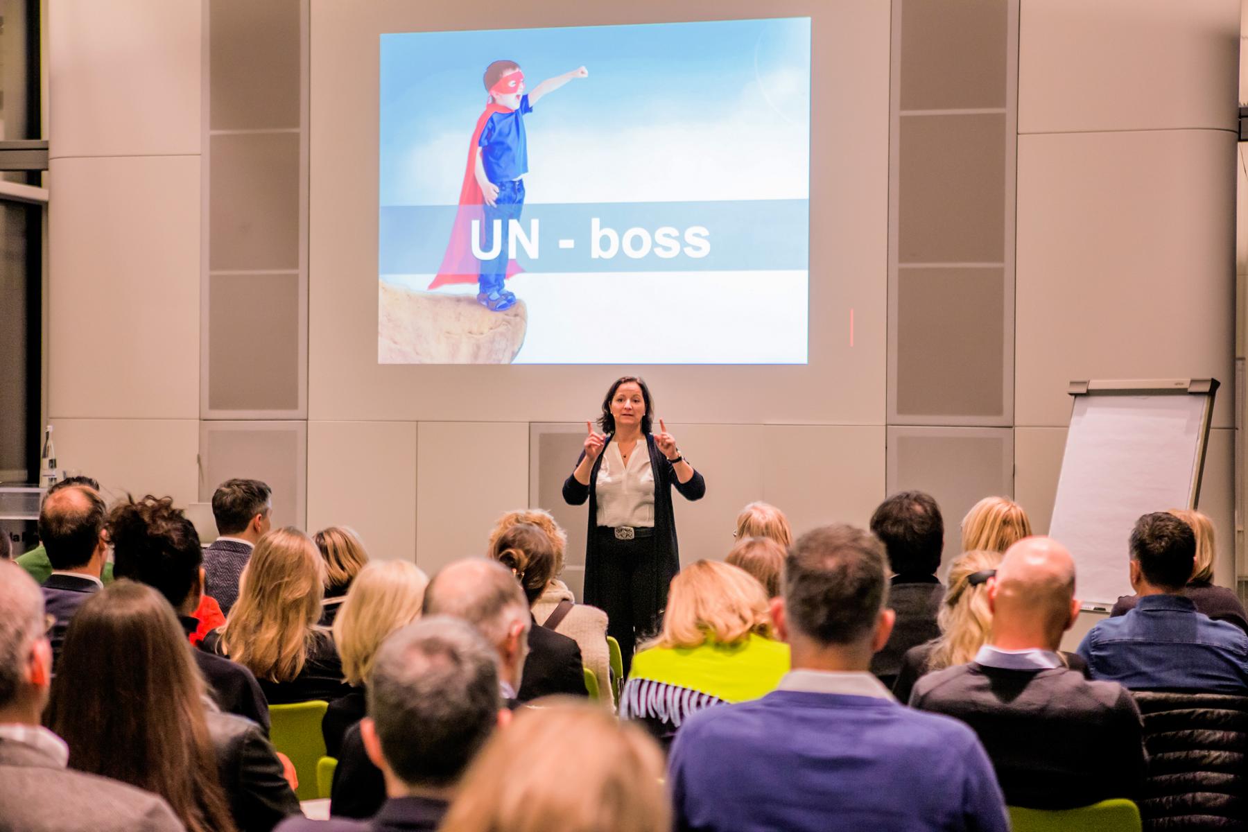 Stefanie Voss Vortrag Agilität – voller Saal, Führungskräfte, agiles Mindset live erlebbar